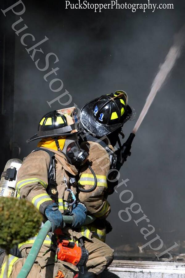 PSPhoto1's tweet image. Check out photos from yesterdays house fire on Westover Rd right here at puckstopperphotography.com/p478076757 #StamfordFire #CTfire