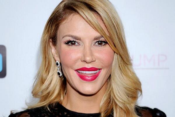 Brandi Glanville (Twitter, @YapertOfficial)