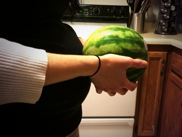 SeanEllis29's tweet photo. Baby Ellis likes baby melon! http://t.co/eRWgk4jhWX