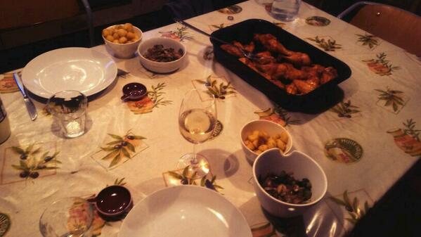 anjemiddelbos's tweet photo. Diner for two met @KeesRens_M http://t.co/I8va6WfrRO
