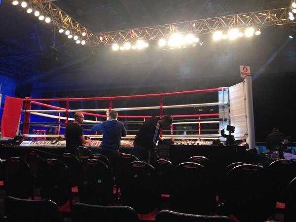 lou71sheffield's tweet image. Ready for boxing at ponds forge #teamhowe
