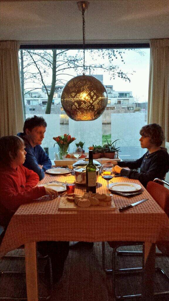 Lekker. Eindelijk weekend.  Lekker samen eten.