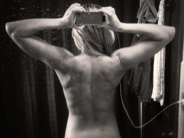 sarah_lee_85's tweet image. #backwork #figureprep #girlsthatlift #ignoremydirtmirror #readytoshred