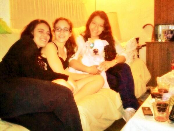 Xinamm's tweet photo. con mis nenas wapas! http://t.co/7sgoHGbFui