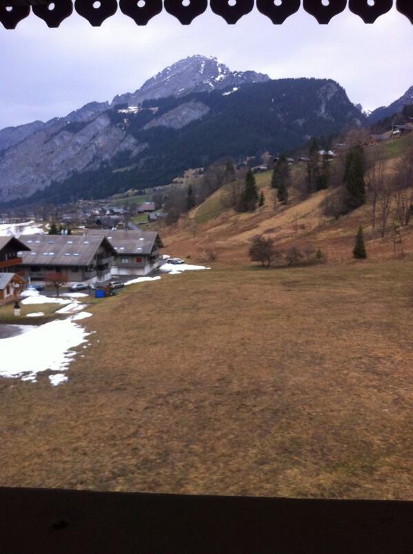 fros1970's tweet photo. @SnowSkiTeam En foto 2, zelfde uitzicht vanmorgen... http://t.co/nDGTaxCXNW