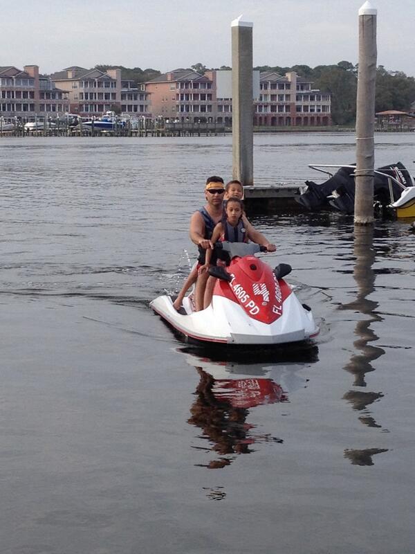 crabbyisle's tweet photo. Spring Break with the Decker's! Enjoyed meeting you! Come back soon
#springbreak #oklahoma , #Destin , #Florida http://t.co/VFOFJhvGIK