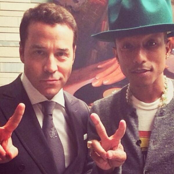 jeremypiven's tweet photo. So many cameos it's blinding... #entouragemovie http://t.co/s2lUKQkLFL