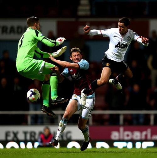 RGiggs11_ID's tweet photo. @CH14_ yang masuk menggantikan @WayneRooney langsung beraksi, sayang doi belum ngegolin di match semalam http://t.co/nOLlm40kxy