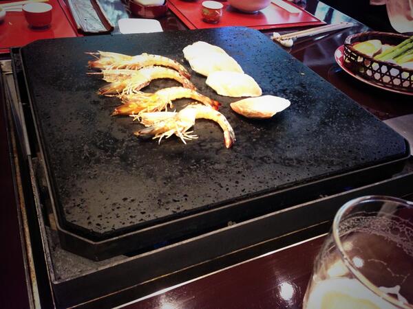Erika_Shimada's tweet photo. 今日は家族で鉄板焼き！
しばしの別れ(ू˃̣̣̣̣̣̣︿˂̣̣̣̣̣̣ ू) http://t.co/wNqWmovhpw