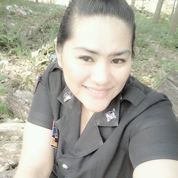 BeeBeeKim's tweet photo. ราศรีพฤกษก หน้าตาจะพาซวย ... 
โอ้ยเนาะ ก็คนมันสวยช่วยไม่ได้!!!
#ศึก12ราศี http://t.co/d1H7I5lDQ8
