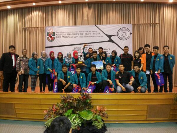 PialaFransSeda's tweet photo. Selamat Kepada Universitas Syiah Kuala yg menjadi Juara 3 pada Kompetisi NMCC Piala Frans Seda 2014. http://t.co/WyWifYsJBP