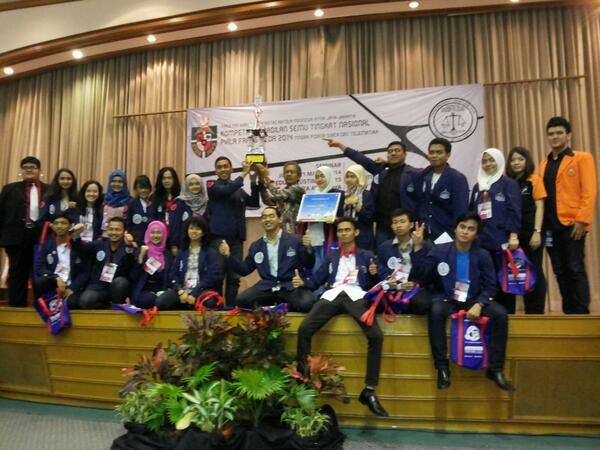 PialaFransSeda's tweet photo. Selamat kepada Juara 2 NMCC Piala Frans Seda 2014 yang jatuh kepada Universitas Trisakti. http://t.co/P35Mv9B8qJ