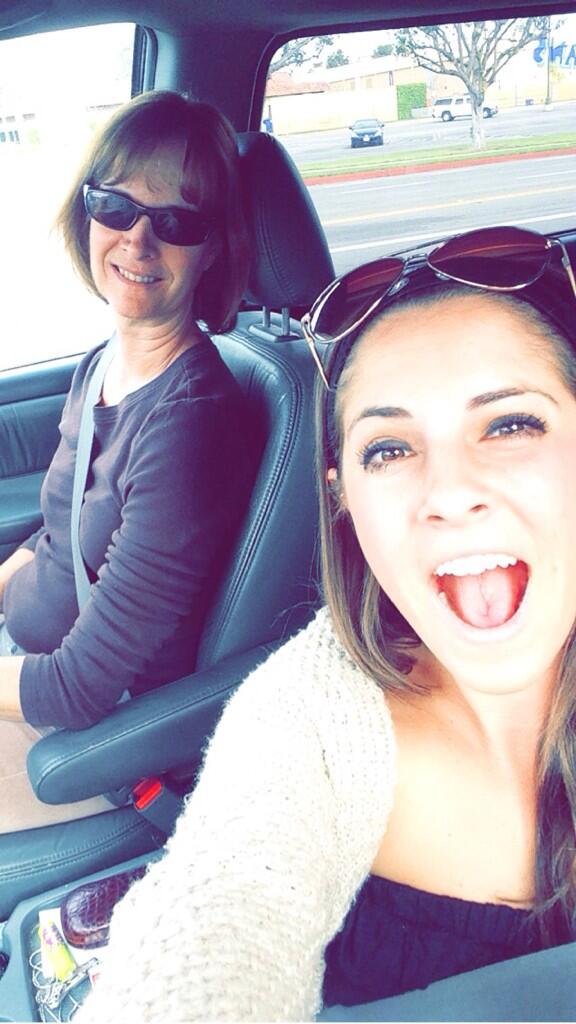 spending my last day home with my momma, going to the beach & ordering lucilles takeout for dinner 😍😊 #wereskinny