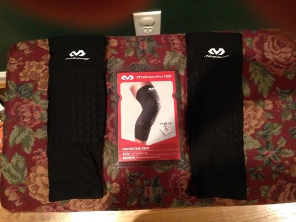 _blake_hall's tweet photo. Got some Leg Sleeves for Basketball 😍👌 http://t.co/ghavR9PByT