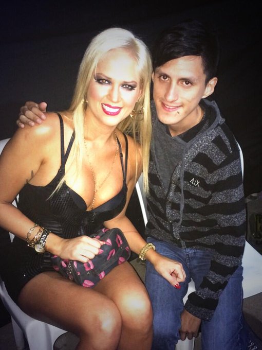 Terminando el trabajo muy cansada y satisfecha http://t.co/0TYSFGjyln<a href="/tag/style"class="tags"><span>#style</span></a><a href="/tag/loca"class="tags"><span>#loca</span></a>