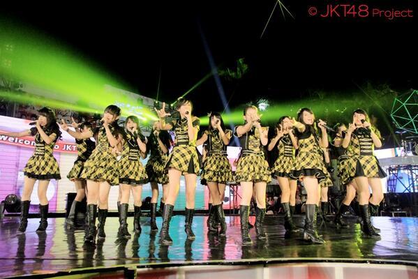 JustShanjunisme's tweet photo. [ReSHARE] Heavy Rotation :3 https://t.co/LTwQfUX6My