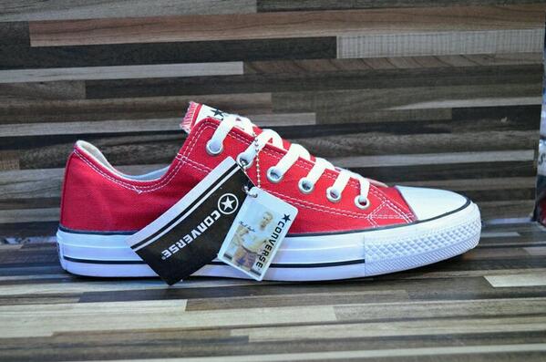 GluklichShoes's tweet photo. CONV LOW MRH size: 36-43 170rb http://t.co/sQnSyXS0oP