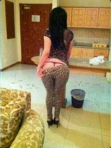 fbdfhv's tweet photo. اختي تسألني حلو الكلوت ولا تغيره هاه وش رايكم #سكس #نيك #سالب #ديوث #السعودية #محارم #قطر http://t.co/uwqAqtkO6Q