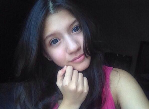 CVersIndonesia's tweet photo. Berapa RETWEET untuk foto ini? @cassandrasleee You're really pretty girl!!! ♥♥ http://t.co/gyUT7e7sQl