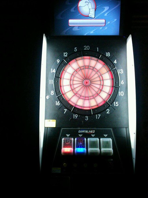 ダーツしてる♪➳♡ http://t.co/MYppYCEjUI