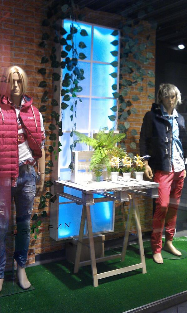 giannis2373's tweet image. #springwindow#avantagecollection