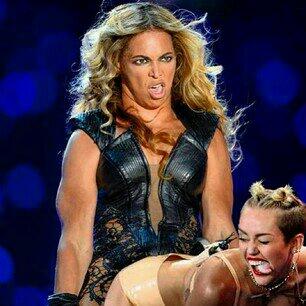 PimpGrandpa's tweet photo. When you expect a booty to be phat but it aint http://t.co/hkTI7iyRp1