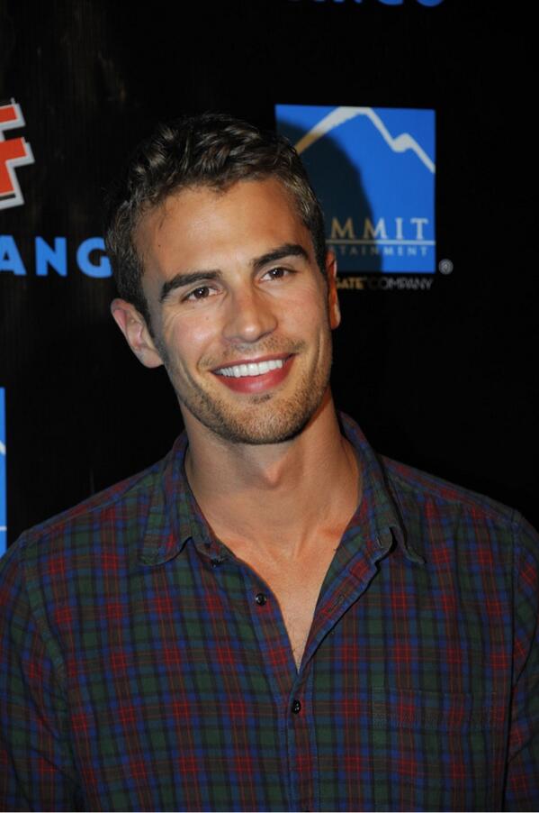 kacie_official_'s tweet photo. Who else thinks #TheoJames is like soooo Hot?!?!?!❤️❤️❤️❤️❤️ http://t.co/1vPOBhWa47