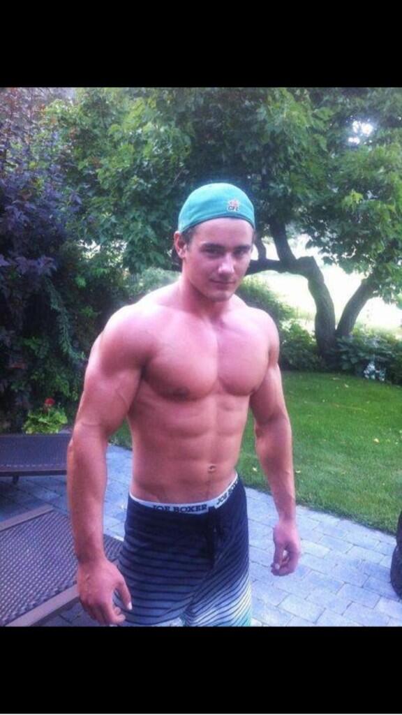 hotguysblog's tweet photo. Hot jock guys are the best. RT if you agree! 😍😍 http://t.co/tC4tFwTTnS