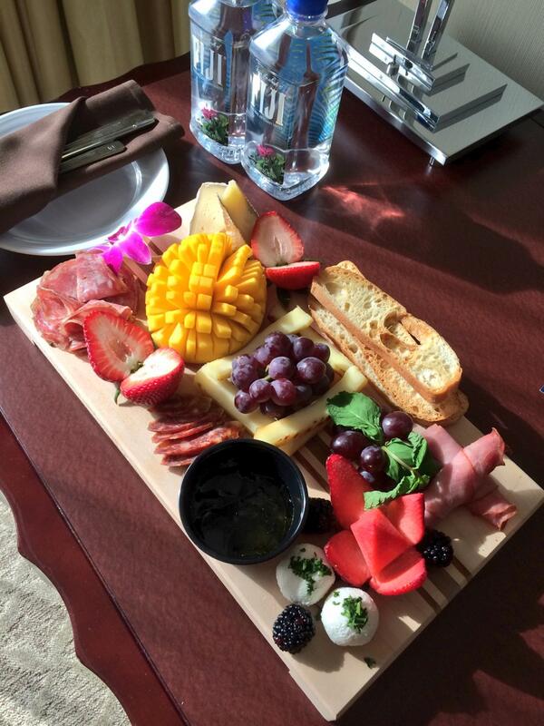 Boomeradio's tweet image. This is saving my life. #SCProm