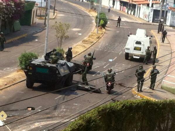 Bimbox's tweet photo. Av. Ferrero Tamayo inmediaciones del Hotel del Rey #Tachira http://t.co/vnnzBGEb5c”"”