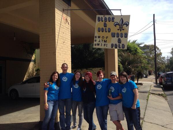 JustinTSC's tweet image. #dogoodla black and gold wash and fold new orleans