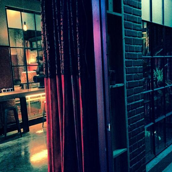 PLLonMax's tweet photo. The liars are back at the brew Tuesday, June 10! #PLL (via @imarleneking) http://t.co/MiN0aa9XMI