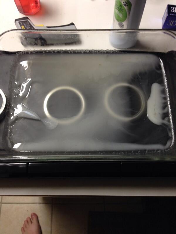 itweetaboutweed's tweet photo. Purging new winterized 60s Kush oil. #oil #errl #dab #dabs #shatter #extract #bho http://t.co/8L6XhPfkDk