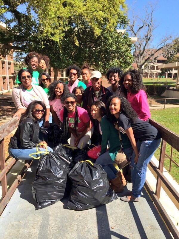 FAMUGreen's tweet photo. Thank you to the ladies of the Beta Alpha Chapter of Alpha Kappa Alpha Sorority, Inc for organizing this project! http://t.co/55ZpdLQV2g
