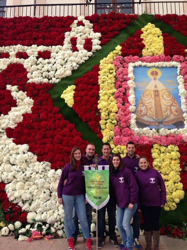 Y con esta foto la #collapiopio despedimos las fiestas! <a href="/85Tiri/">Francisco Tirado</a> <a href="/paxe_8/">Pacheco</a> <a href="/inmaalfaro85/">inma alfaro</a> <a href="/Martamoru/">Marta Mor</a> #Bego