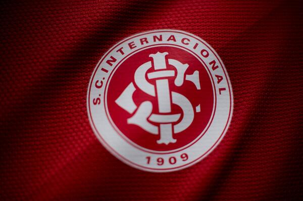 SCInternacional's tweet photo. Boa tarde, colorados! Quem já tá concentrado para o Gre-Nal de logo mais, pela final do Gauchão? #VamoInter http://t.co/nF363F3SZr