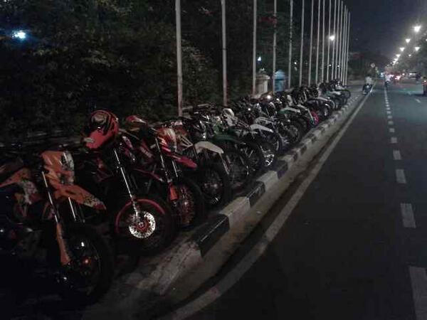 "<a href="/KSupermoto/">KRACKER supermoto</a>: "