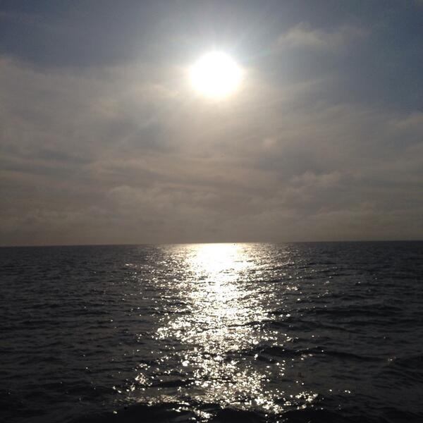 DuthieStephen's tweet photo. Office view this evening #eatmorefish #northsea #pairtrawling http://t.co/9vaSVX9C4I