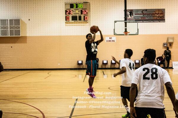 #DMVeliteX  <a href="/Westlake_hoops/">Westlake Basketball</a> senior <a href="/WatchDezBall/">D5💸</a>  shooting a 3-pointer