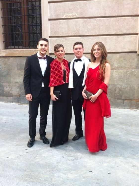 PastoriMM's tweet photo. @MarcelinoLera @Fran2M @alejandriiiii De boda http://t.co/K4oHQxtzw2