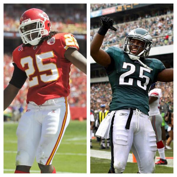 sportsnewsdq's tweet image. Who would you take as your star RB? RT for Jamaal Charles, Fav for LeSean McCoy. #NFLMatchups