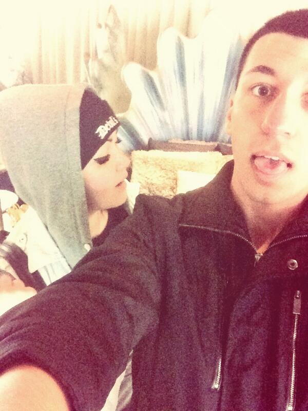 katiehoran's tweet image. #GAGAGUYGALLERY #seashellbed @ladygaga @reall0ud