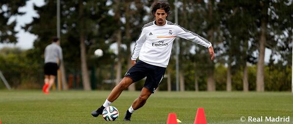 realmadrid's tweet photo. Así está siendo la recuperación de Sami Khedira http://t.co/ZNCETgdo9N #halamadrid http://t.co/ULqYVmMuk4