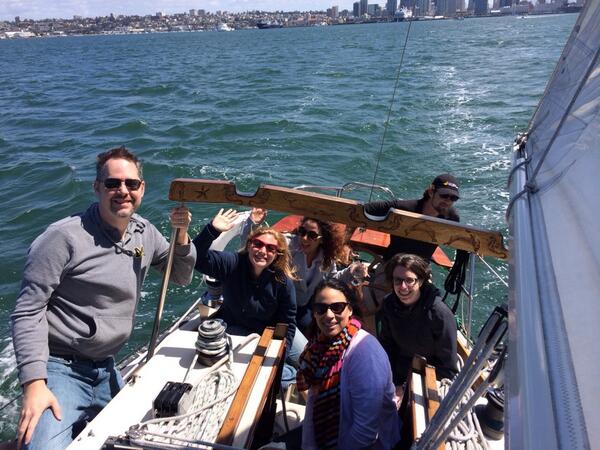 whitneyhess's tweet photo. #ias14 #sailSD @crfarnum @RVonH @nataliavivas @uxMistress enjoying a sail around San Diego harbor! http://t.co/nXiwsW16Ds