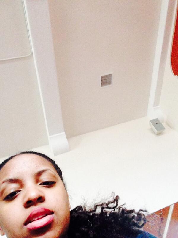 _Hecallsmedaddy's tweet photo. Maleeha 😂❤️ http://t.co/EDTeaZWIC0