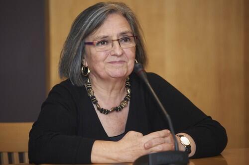 SemanaCSIPS's tweet photo. A segunda oradora confirmada é a escritora e jornalista Alice Vieira. http://t.co/9qeKrR4r5M