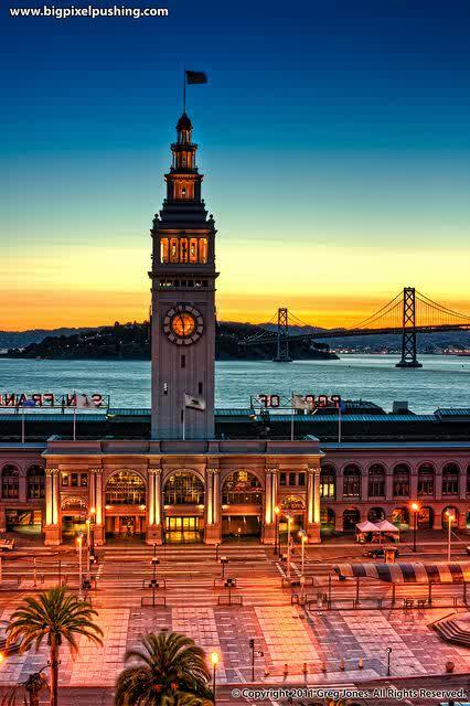 PlacesWow's tweet photo. Sunrise Over the Port of San Francisco http://t.co/HyX26YhBkm