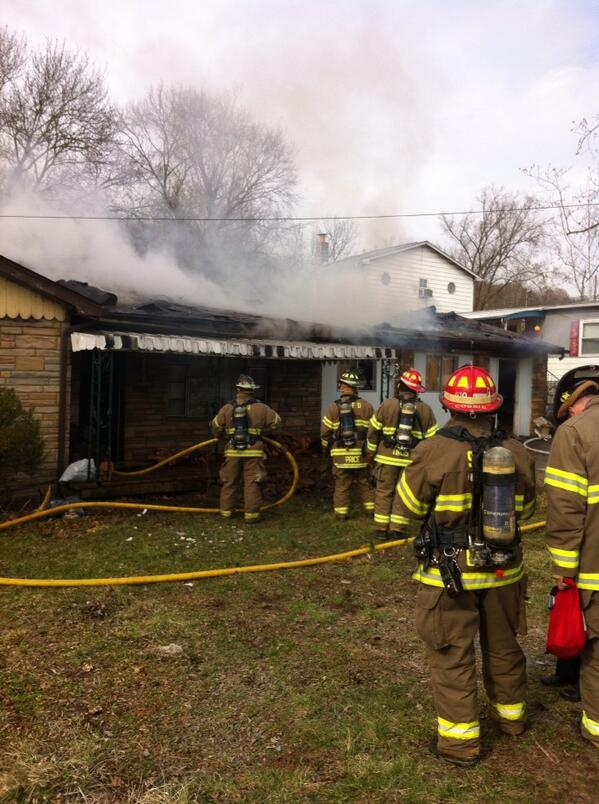 KCCDHSEM's tweet photo. South Charleston &amp; Dunbar FDs extinguish house fire Main Drive South Charleston. SCPD &amp; KCEAA also on scene http://t.co/squWXneWLX