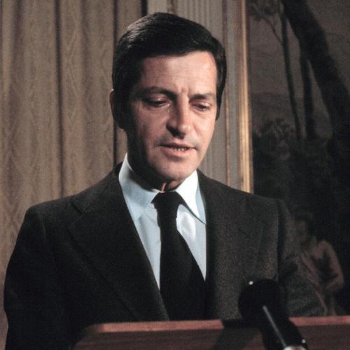historia_SXX's tweet photo. Ha muerto Adolfo Suárez, a los 81 años. Fue el primer presidente de España después de la muerte de Franco. DEP. http://t.co/l8UYwM0cYZ