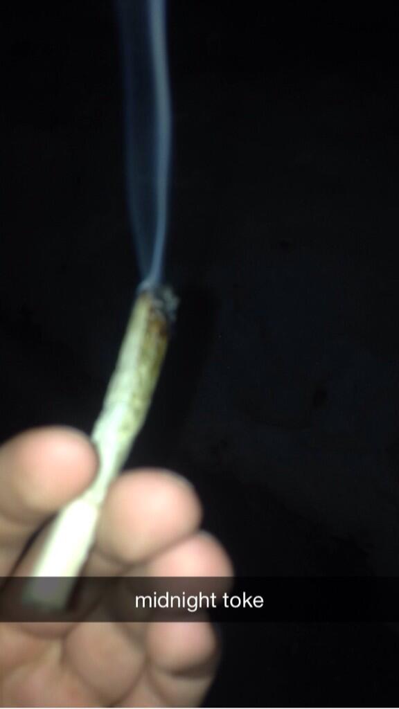 Stonerfessions1's tweet photo. well well well look what was sent in ln! snapchat us at stonerfessions ! http://t.co/5JTiRDnWUi